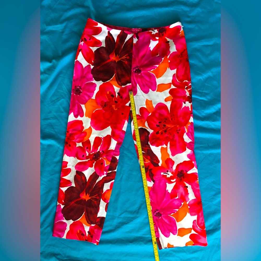 Beautiful Sunny Leigh pink/orange/white capris, slits on bottoms. - Picture 1 of 3